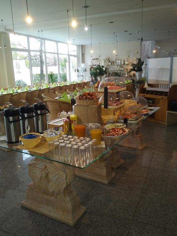 Lindemann Hotel ฮิลเดสไฮม์ ภายนอก รูปภาพ