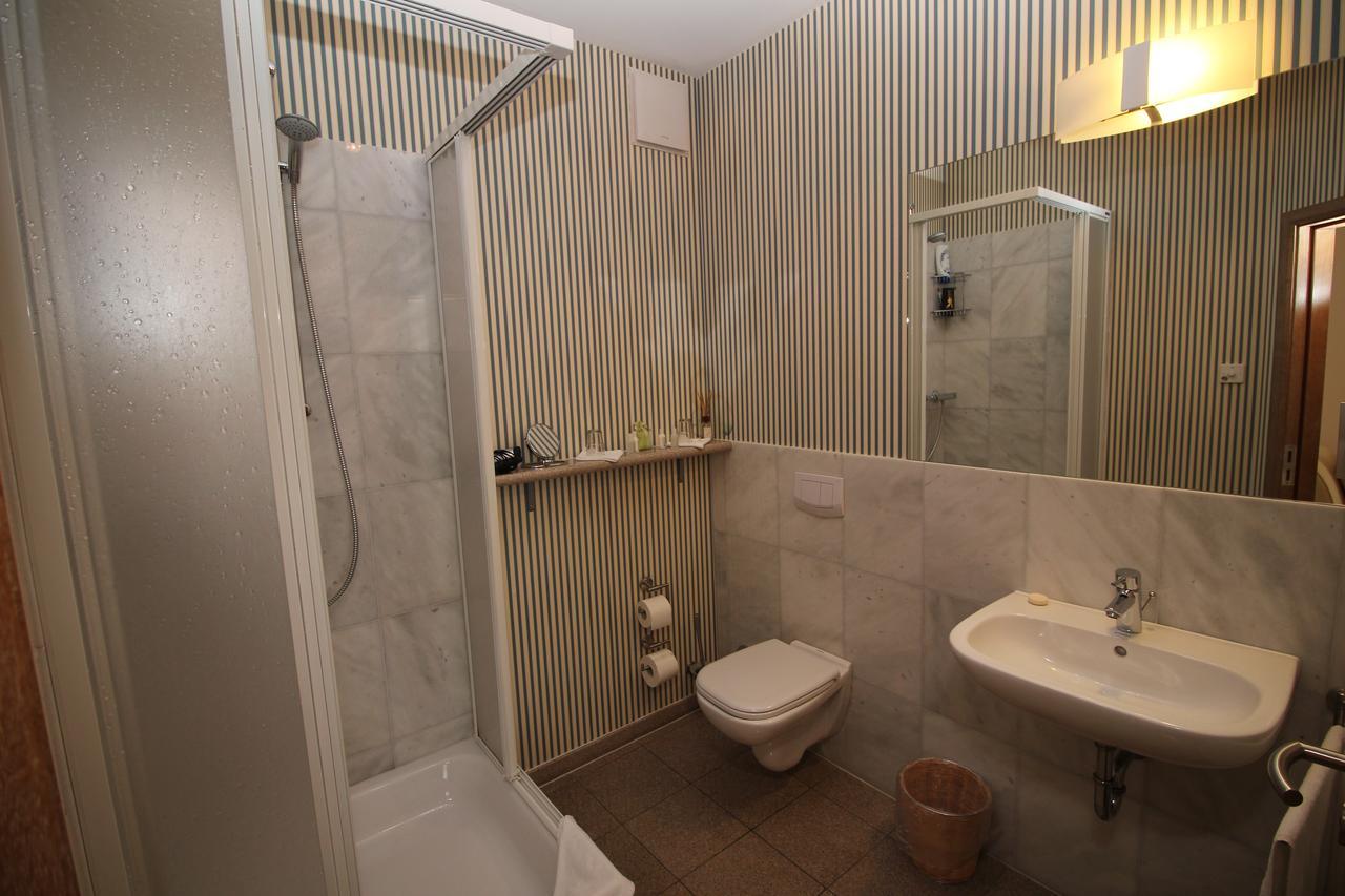 Lindemann Hotel ฮิลเดสไฮม์ ภายนอก รูปภาพ