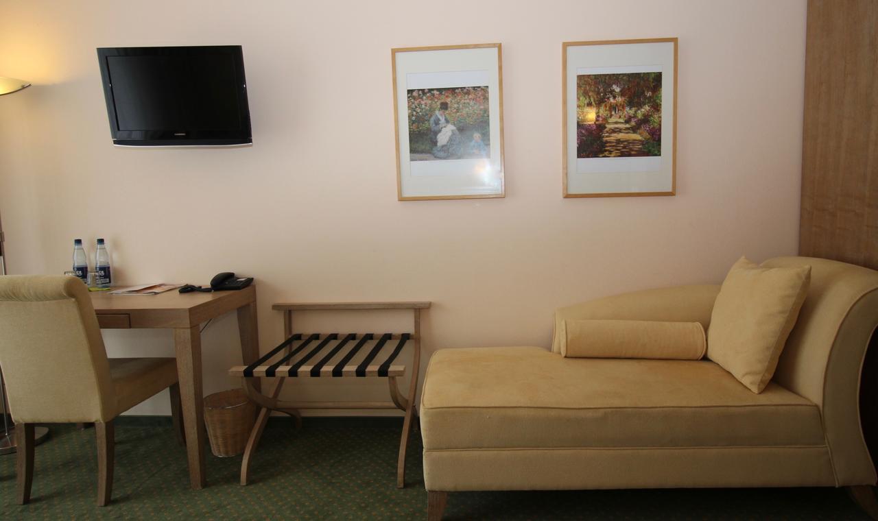 Lindemann Hotel ฮิลเดสไฮม์ ภายนอก รูปภาพ